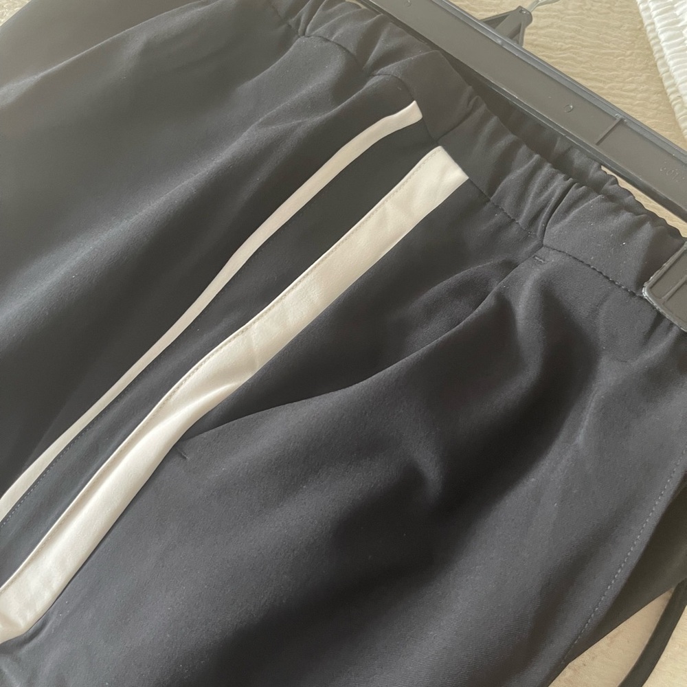 Athleta MVP Side Stripe Pant Black and bone- NWT - Picture 4 of 4